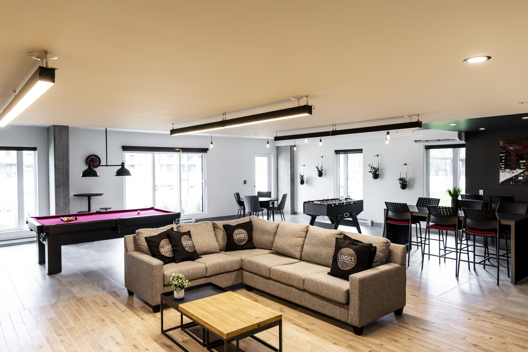 Loges StNicolas Condos locatifs haut de gamme Blanc & Noir Condos